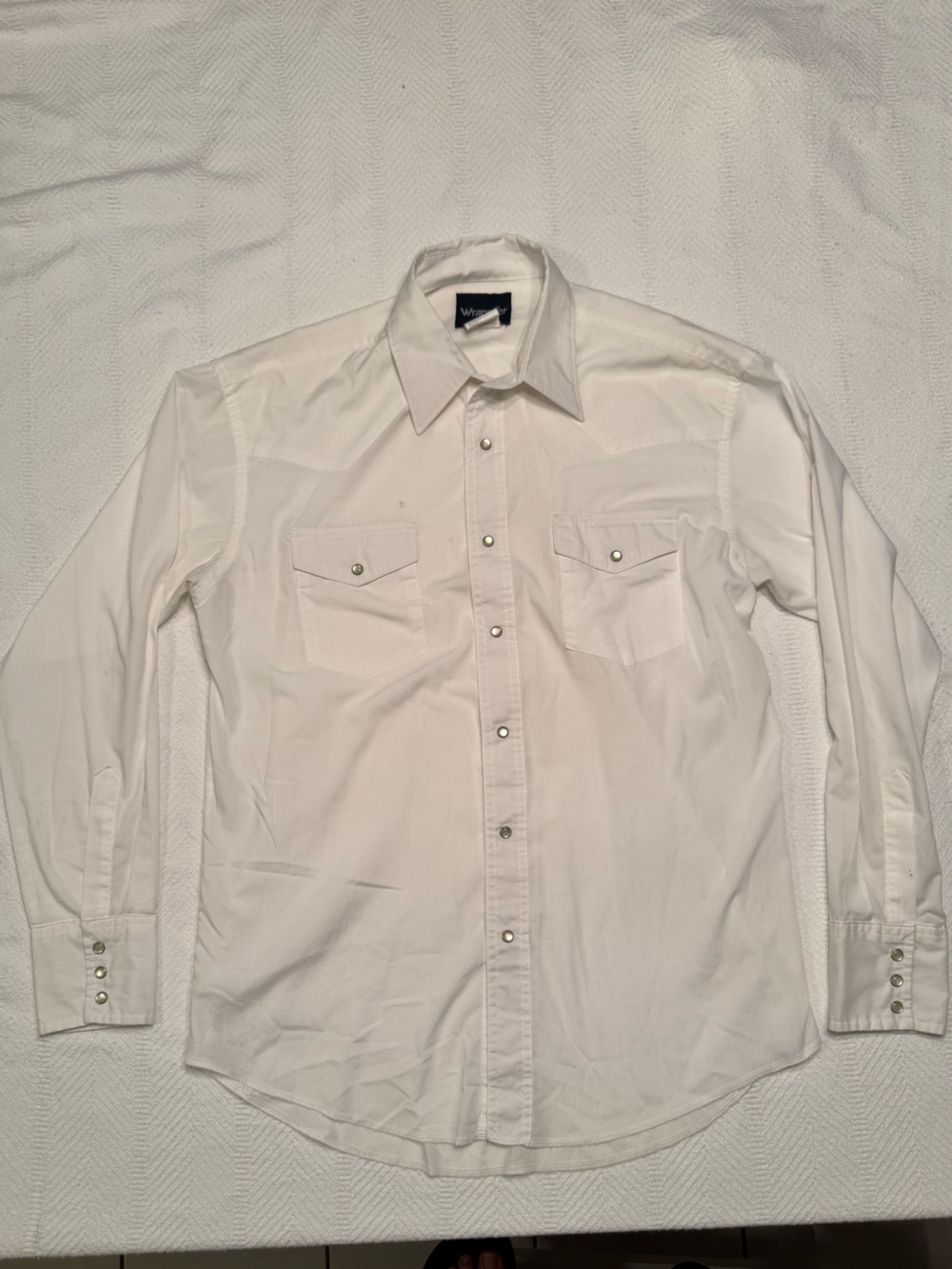 Wrangler White Men's Snap-Front Long Sleeve Button Down Shirt